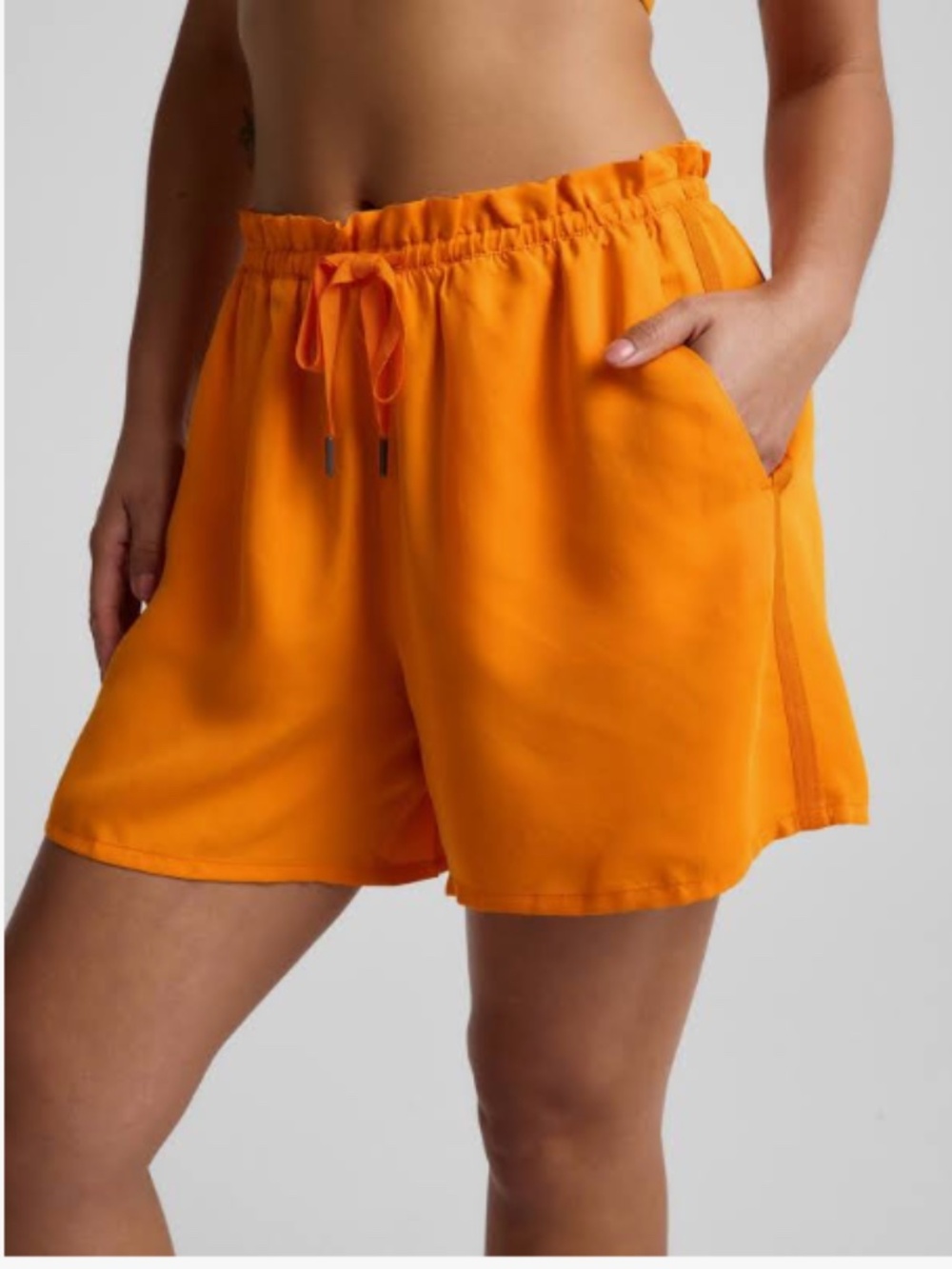 NWT Beyond Yoga Sun-kissed Drawstring Short